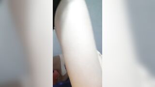 Em gái mới lớn ở nhà nứng lồn khoe lồn tìm trai gạ địt