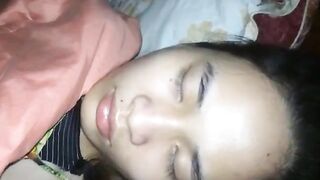 Em vợ ngủ không biết gì