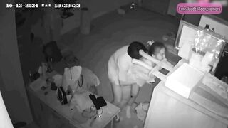 Hack cam chồng vắng nhà vợ trẻ được người tình tặng váy mới và làm luôn 1 nháy