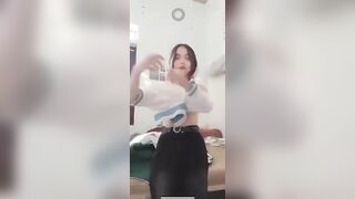 Em gái THPT Lương Thế Vinh show hàng cho ny