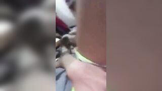nhìn cặp vú to tròn mà nứng quá đang call sao em lại khoe vú