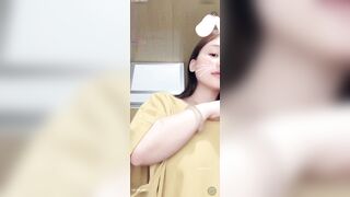 Meoxinhdep live app vừa nhảy vừa show cặp vú to khổng lồ của mình cho ae viewer xem