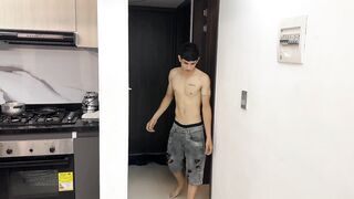 Món ăn đặc biệt dành cho người chị họ dâm đãng xinh đẹp lại còn ham ăn