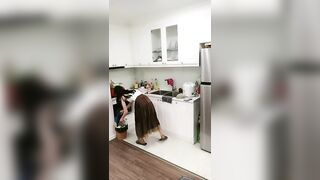 Thấy vợ không bình thường đặt camera thấy em họ húp chị dâu