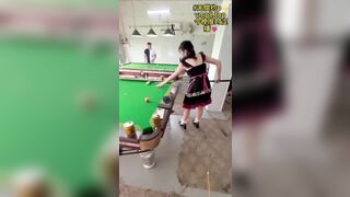 Chơi Bida, Mà cứ lén Tốc váy MBBG Loli Lộ quần lót nứng vcl ra