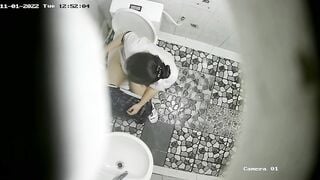 Đặt cam quay lén WC nữ trường THPT Trần Văn Giàu