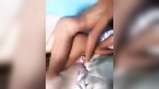 Thanh niên gạ chịch được em học sinh non tơ