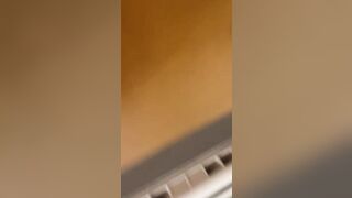 Con em kế cứ nằm dạng lồn mời gọi vậy thì phải địt thôi nhỉ