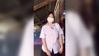 Mới đi học về em học sinh lớp 10 ở tây bắc tranh thủ khoe vú khoe lồn.