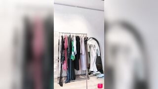 Hớ hênh, Chủ Shop quần áo Thay đồ Live stream, Lộ Vú Trong gương loli mình dây
