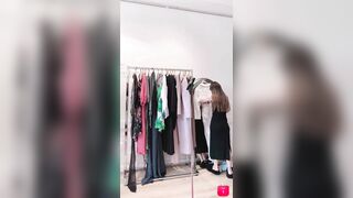Livestream Bán quần áo, Chủ shop thay đồ Lộ Vú Loli trong Gương