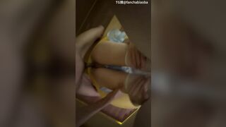 Chịch em người yêu xinh trắng bím múp nhiều nc,em vừa sướng rên vừa bắn nc k ngừng