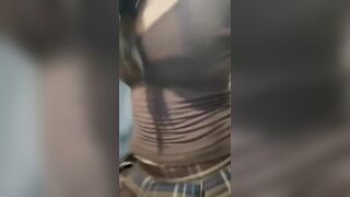 Em gái vừa tập gym vừa lén live show, rồi gạ địt luôn PT 1