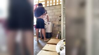 Cháu họ nứng cặc sang nhà dì vạch ra đứng năn nỉ xin dì cho đụ được dì thương cho đụ.