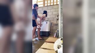 Cháu họ nứng cặc sang nhà dì vạch ra đứng năn nỉ xin dì cho đụ được dì thương cho đụ.