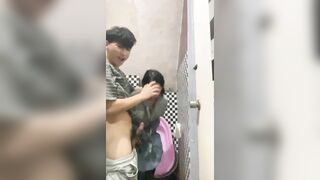 Anh họ 18 tuổi ép em gái 17 tuổi cho đụ ko bao muốn cảm nhận sung sướng thật sự.