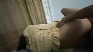 Đang ngủ mà thằng ny cứ đè ra nắc liên tục