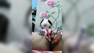 Oanh 2k10, học sinh bây giờ cái gì cũng đút vào lồn thủ dâm P1