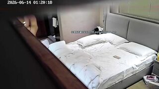 Ở nhà 1 mình em gái 17 tuổi bị anh họ đè đụ mọi tư thế đụ duy chuyển khắp nhà.