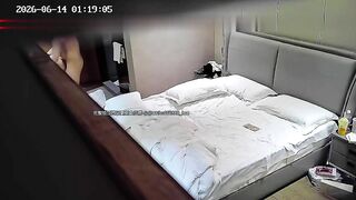 Hack cam gia đình con trai cưng dắt bạn học về nhà đụ nhau tới tấp.