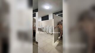 Vãi, Cặp Đôi Djt nhau Trong WC Mở cửa Lút Cán Rên Rỉ Lồn rậm, Vừa Sướng Vừa Nứng sợ