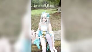 Gái xinh Cosplay, Ra Công viên Cởi quần lót, Móc lồn Bắn nước Đái bậy vú to rên rỉ
