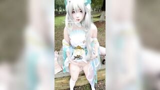 Gái xinh Cosplay, Ra Công viên Cởi quần lót, Móc lồn Bắn nước Đái bậy vú to rên rỉ