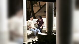 Bạn bè gì ra công viên bú cu bắn luôn tinh vào mồm bị quay được