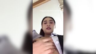 Học sinh năm 1 nứng lồn quá vào wc trường thẩm du cho khoái p2