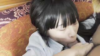 em còn mặc nguyên đồng phục, a đã đòi địt rồi