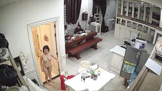 đm ở nhà có cả bố chồng với con mà em nó như thế này - phần 2