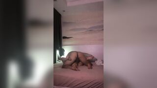 Sinh viên nghèo làm đĩ kiếm tiền học.