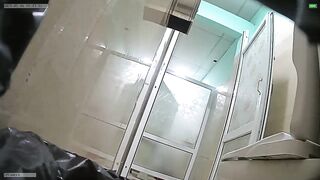 cammara quay lén WC công cộng toàn các em xinh tươi - phần 28