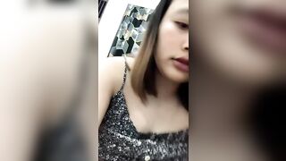 Vú to thủ dâm 321