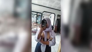 Rau 2k8 chubby vú to lồn múp thủ dâm bằng dưa chuột dâm đãng
