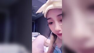 Gái xinh trung quốc live trả kèo bú cu địt nhau với fan