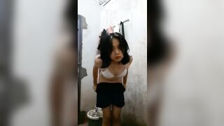 mấy bé cứ nứng sớm thế này thì các anh thích lắm