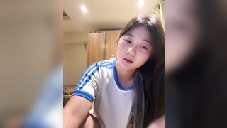 Em sinh viên lồn múp vú to lhoe hàng thủ dâm trong phòng trọ