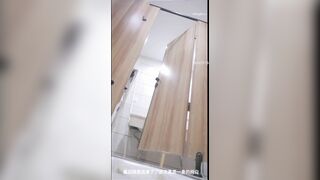 Quay Lén Gái Xinh Đái Trong Cửa Hàng Trà Sữa