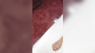 Chị gái say xỉn bị thằng em họ đụ lén âm thầm khi chị ngủ say như chết.