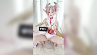 Em Loli Xinh Như Thiên Thần Cosplay Thủ Dâm Nước Nôi Lênh Láng