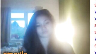 Thủ dâm bằng lược trên Omegle cho người lạ thưởng thức