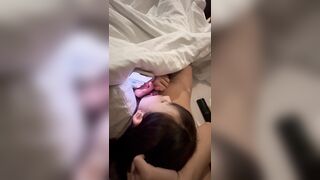 nghịch điện thoại em còn nghịch cả con cặc của anh