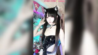 Móc lồn cùng bé mèo đen loli có cái bím múp cực dâm nằm sau lớp quần tất lưới sexy