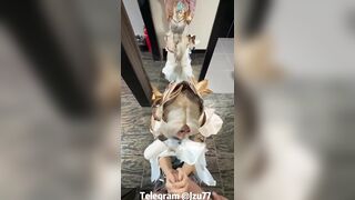 Nhỏ e họ loli cosplay chuẩn bị đi lễ hội thì thằng a lại bắt quỳ bú cu mới cho đi