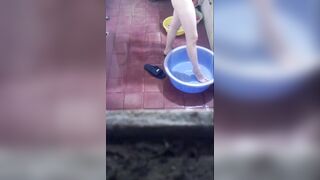 quay lén em sinh viên hàng xóm vào nhà tắm thủ dâm nhìn da trắng ngon vcl