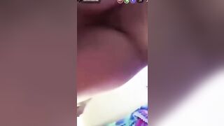 Địt hai con bạn không bao trên live vú to lồn múp