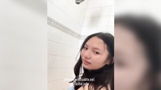 Chị chị em em mà tình cảm thế này đây