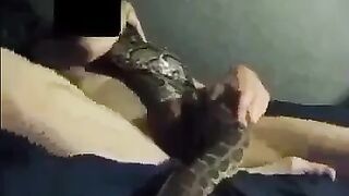 Mấy anh tây chơi lớn quá địt cả trăn cơ????
