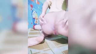 Em rau chổng đít múp lồn hồng vào cam